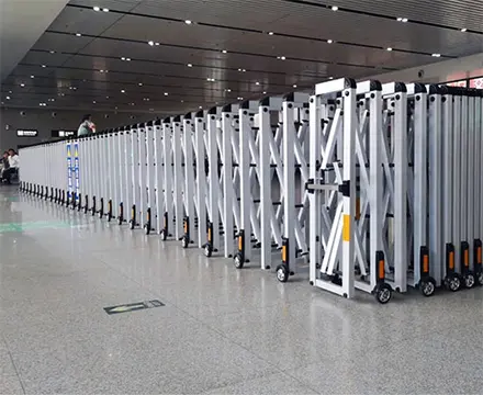 QiGong-Retractable-Portable-Crowd-Control-Gates-For-Barricade-Road-Block
